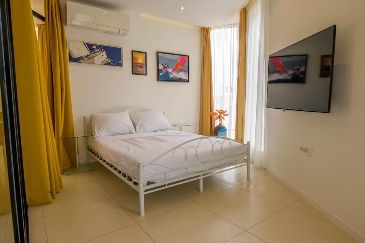 Villa Art Gallery Apartments Murter Bagian luar foto