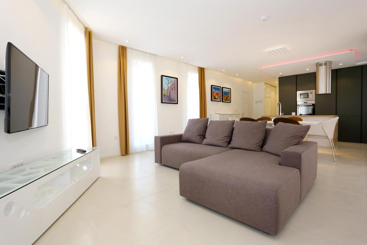 Villa Art Gallery Apartments Murter Bagian luar foto